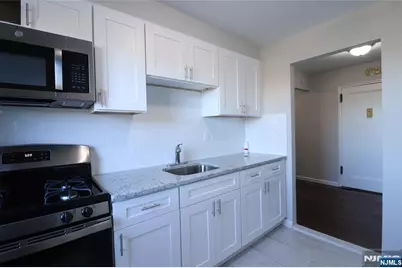 2335 Hudson Terrace E6 #E6, Fort Lee, NJ 07024 - Photo 11