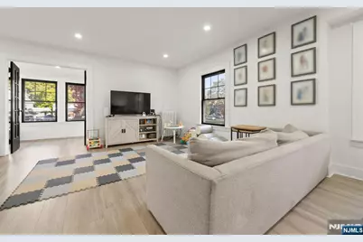 11 W Gouverneur Avenue, Rutherford, NJ 07070 - Photo 21