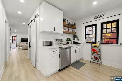 11 W Gouverneur Avenue, Rutherford, NJ 07070 - Photo 27