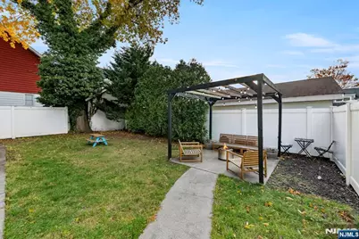 11 W Gouverneur Avenue, Rutherford, NJ 07070 - Photo 33