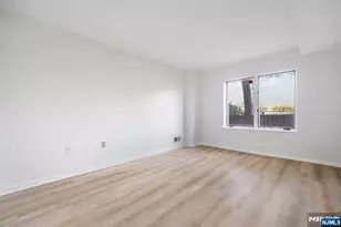 105 Nelson Ct, Edgewater, NJ 07020 - Photo 11