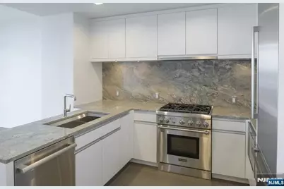 320 Adolphus Avenue 117 #117, Cliffside Park, NJ 07010 - Photo 5