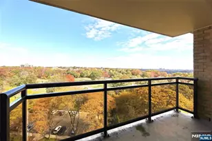 2200 N Central Road 10 J, Fort Lee, NJ 07024 - Photo 25