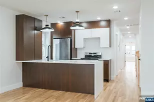 90 Hollywood Ave 2, East Orange, NJ 07018 - Photo 1