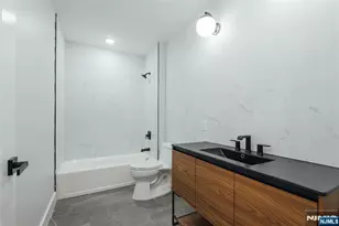 90 Hollywood Ave 2, East Orange, NJ 07018 - Photo 3