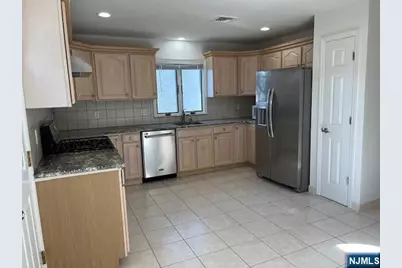 2440B 3rd Street, Fort Lee, NJ 07024 - Photo 7