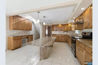 96 Lower Notch Road, Little Falls Township, NJ 07424 - Photo 9