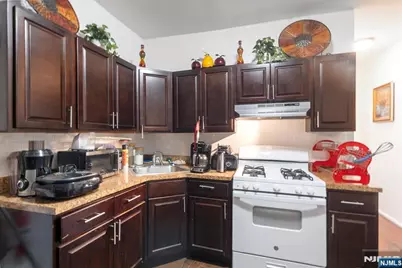 552 Norwood Street, East Orange, NJ 07018 - Photo 5