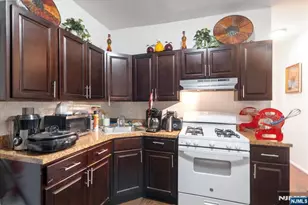 552 Norwood St, East Orange, NJ 07018 - Photo 5