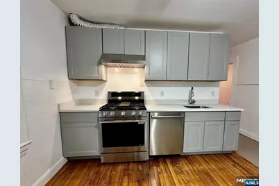 227 Hamilton Avenue 2 #2, Hasbrouck Heights, NJ 07604 - Photo 9