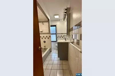 227 Hamilton Avenue 2 #2, Hasbrouck Heights, NJ 07604 - Photo 23