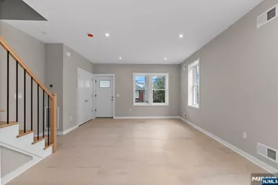 743 Kingsland Avenue, Ridgefield, NJ 07657 - Photo 3