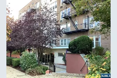 2160 Center Avenue 2U #2U, Fort Lee, NJ 07024 - Photo 1