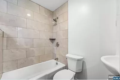 1614 Center Avenue, Fort Lee, NJ 07024 - Photo 19