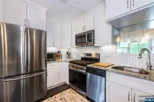 6050 Blvd East 3E, West New York, NJ 07093 - Photo 7