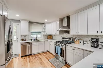 174 Manhattan Avenue, Teaneck Township, NJ 07666 - Photo 11