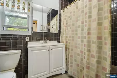 800 Grand Avenue, Leonia, NJ 07605 - Photo 9