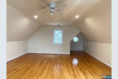 662 Undercliff Avenue 2nd Floor #2nd floor, Edgewater, NJ 07020 - Photo 13