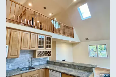 662 Undercliff Avenue 2nd Floor #2nd floor, Edgewater, NJ 07020 - Photo 7