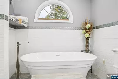 15 Pierrepont Avenue, Rutherford, NJ 07070 - Photo 27