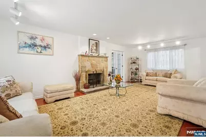 15 Pierrepont Avenue, Rutherford, NJ 07070 - Photo 17