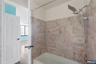 200 Winston 2921, Cliffside Park, NJ 07010 - Photo 21