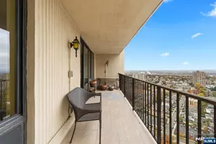 200 Winston 2921, Cliffside Park, NJ 07010 - Photo 23