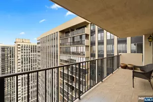 200 Winston 2921, Cliffside Park, NJ 07010 - Photo 25