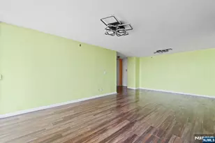 200 Winston 2921, Cliffside Park, NJ 07010 - Photo 5