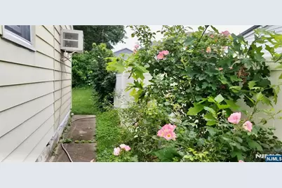 57 Hamilton Avenue, Elmwood Park, NJ 07407 - Photo 9