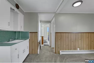 609 Chase Avenue, Lyndhurst Township, NJ 07071 - Photo 21
