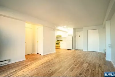 233 12th Street 3D #3D, Palisades Park, NJ 07650 - Photo 3