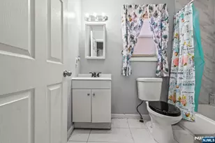 12 Bayview Ave, Jersey City, NJ 07305 - Photo 9