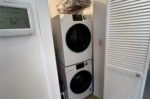 200 Paterson Ave 3D, East Rutherford, NJ 07073 - Photo 9