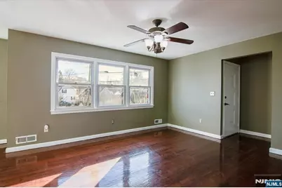 301 Riverview Road, Pompton Lakes, NJ 07442 - Photo 9