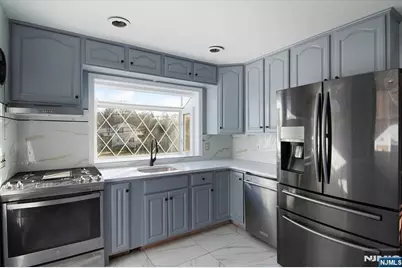 301 Riverview Road, Pompton Lakes, NJ 07442 - Photo 5