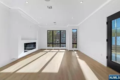 425 Grandview Place, Fort Lee, NJ 07024 - Photo 5