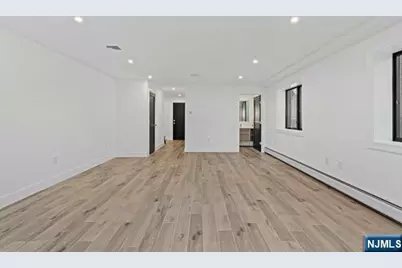 425 Grandview Place, Fort Lee, NJ 07024 - Photo 33