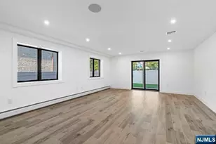 425 Grandview Pl, Fort Lee, NJ 07024 - Photo 35