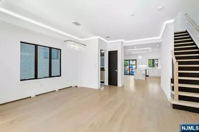 425 Grandview Place, Fort Lee, NJ 07024 - Photo 17