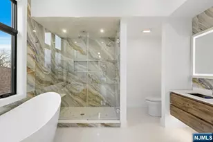 425 Grandview Pl, Fort Lee, NJ 07024 - Photo 25