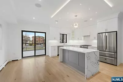 425 Grandview Place, Fort Lee, NJ 07024 - Photo 15