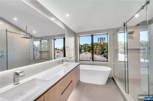 1180 14th St, Fort Lee, NJ 07024 - Photo 27