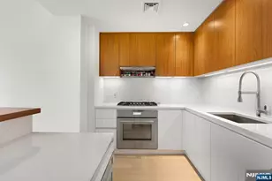 1000 Maxwell Ln 11I, Hoboken, NJ 07030 - Photo 3