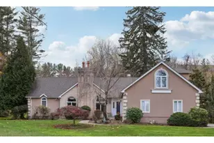 2 Crocker Mansion Dr, Mahwah, NJ 07430 - Photo 1