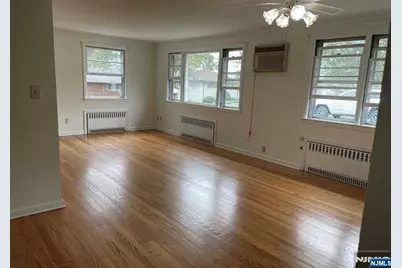 602 Studio Road, Ridgefield, NJ 07657 - Photo 3