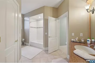 14 Henion Garden, Mahwah, NJ 07430 - Photo 23