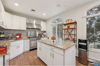 14 Henion Garden, Mahwah, NJ 07430 - Photo 15