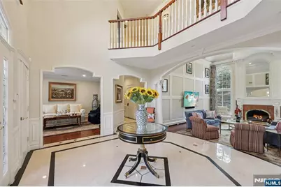 14 Henion Garden, Mahwah, NJ 07430 - Photo 3