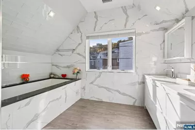 26 Hudson Terrace, Edgewater, NJ 07020 - Photo 39